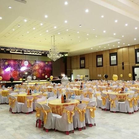 The Pine Resort Pathum Thani Exterior foto