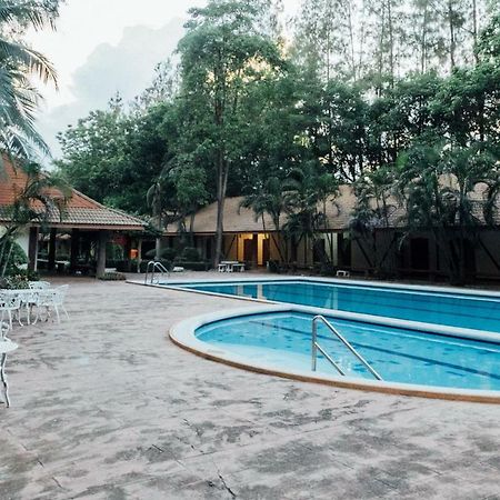 The Pine Resort Pathum Thani Exterior foto